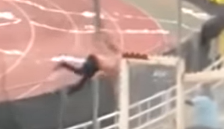 Βίντεο που σοκάρει από το ΟΑΚΑ: «Βουτιά» οπαδού της ΑΕΚ με το κεφάλι στην τάφρο