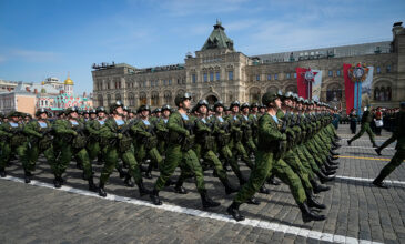 Ρωσία: Live η μεγάλη παρέλαση για την «Ημέρα της Νίκης» – Ανησυχία για το μήνυμα Πούτιν