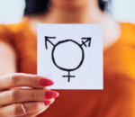 Βρετανία: Οι Τόρις λένε ότι θα χαρακτηρίζουν φύλο μόνο το βιολογικό φύλο για να τερματιστεί η “σύγχυση”