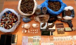 Ηράκλειο: Σύλληψη τριών ατόμων για κοκαΐνη, κάνναβη, όπλα και σφαίρες