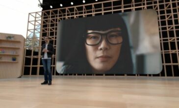 Google: Ετοιμάζει «έξυπνα» γυαλιά επαυξημένης πραγματικότητας που θα μεταφράζουν με υπότιτλους σε πραγματικό χρόνο