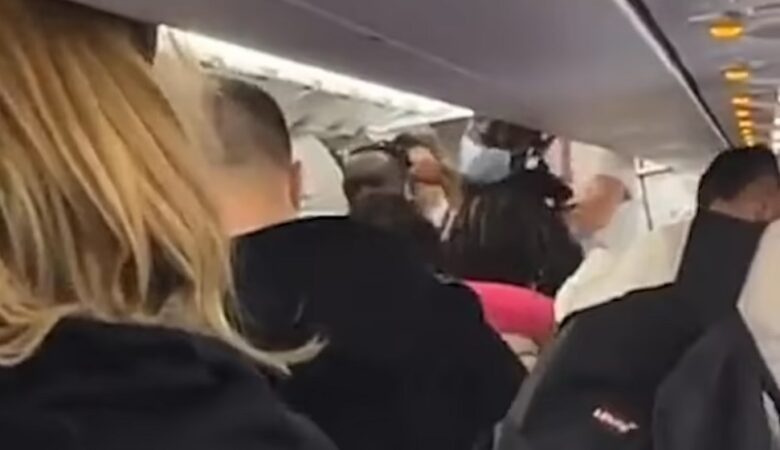 Χανιά: Πανικός σε πτήση από το Λονδίνο με άγριο ξύλο με μεθυσμένο επιβάτη
