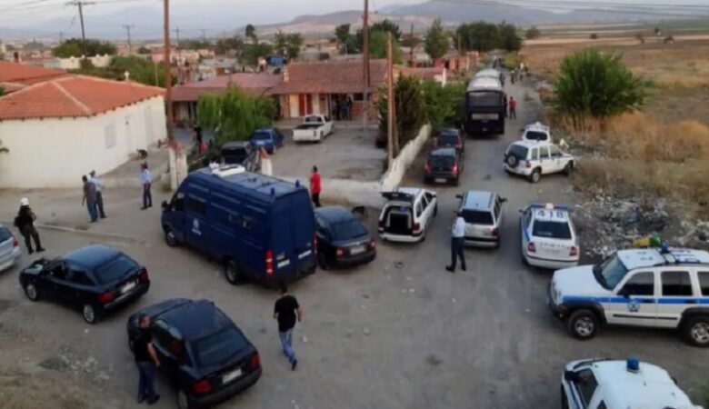 Θήβα: Οκτώ συλλήψεις και 15 προσαγωγές σε οικισμό Ρομά