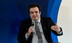 Πιερρακάκης από το Παρίσι: Η Ελλάδα θα συνεχίσει τις αλλαγές και τις μεταρρυθμίσεις με ταχύτητα