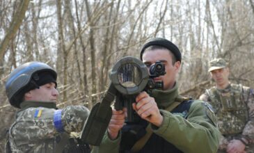Απόστρατοι στρατιωτικοί της Δύσης θα βοηθήσουν στην προμήθεια προστατευτικού εξοπλισμού προς την Ουκρανία