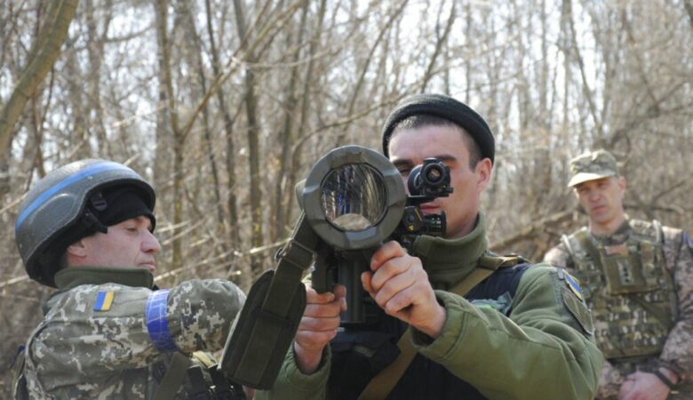 Διαβεβαιώσεις σε Ουκρανία από τις ΗΠΑ: Περισσότερα όπλα και βοήθεια είναι καθ’ οδόν