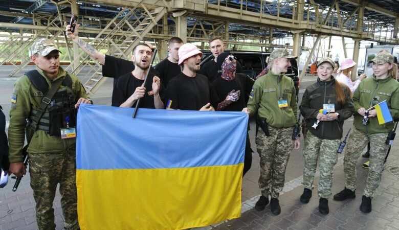 Ουκρανία: Οι νικητές της Eurovision πούλησαν το έπαθλο προς 900.000 δολάρια για να βοηθήσουν τον ουκρανικό στρατό