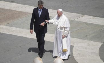 Ο Πάπας Φραγκίσκος μπαίνει ξανά στο νοσοκομείο για εγχείρηση