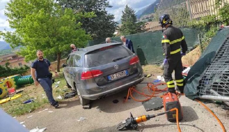 Ιταλία: Αυτοκίνητο εισέβαλε σε παιδικό σταθμό – Νεκρό ένα παιδί και τέσσερα τραυματισμένα