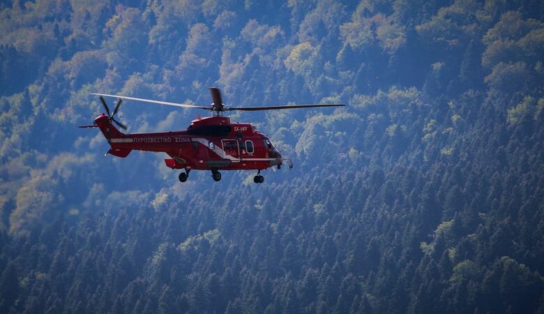 Φωτιά στη Μεγαλόπολη Αρκαδίας: Με το πρώτο φως ξεκίνησαν ρίξεις από ελικόπτερα
