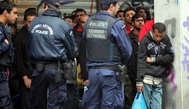 Εξαρθρώθηκε διεθνική εγκληματική οργάνωση διακίνησης μεταναστών στο κέντρο της Αθήνας