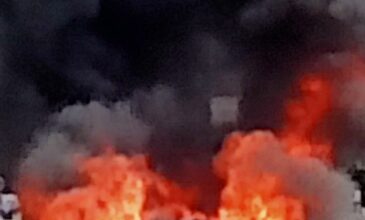 Μεγάλη φωτιά σε αποθήκη πλαστικών στον Ασπρόπυργο – Μήνυμα από το 112 στους κατοίκους