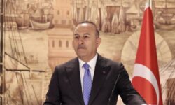 Νέες προκλήσεις Τσαβούσογλου: «Θα κάνουμε ό,τι χρειάζεται στα νησιά»