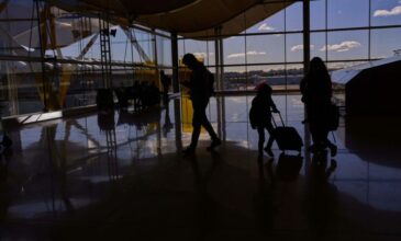 Μαδρίτη: Η… έκρηξη της τουριστικής κίνησης φέρνει προσλήψεις αστυνομικών στο αεροδρόμιο