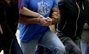 Εξαρθρώθηκε κύκλωμα διακίνησης ναρκωτικών στην Αττική – Αστυνομικός και ειδικός φρουρός ανάμεσα στα μέλη του