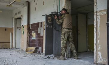 Ουκρανός διοικητής: Πόρτα-πόρτα διεξάγεται η μάχη στο Σεβεροντονέτσκ