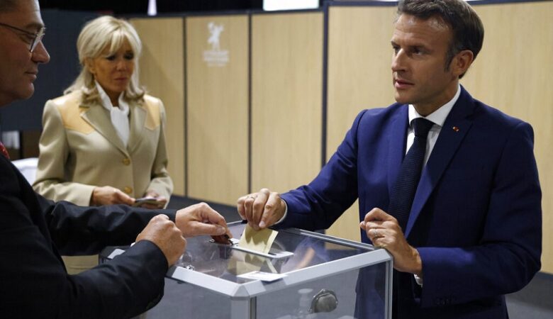 Γαλλία: Ελαφρώς μειωμένη η συμμετοχή στις βουλευτικές εκλογές