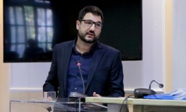 Ηλιόπουλος: Η κυβέρνηση επιλέγει να λεηλατεί την κοινωνική πλειοψηφία