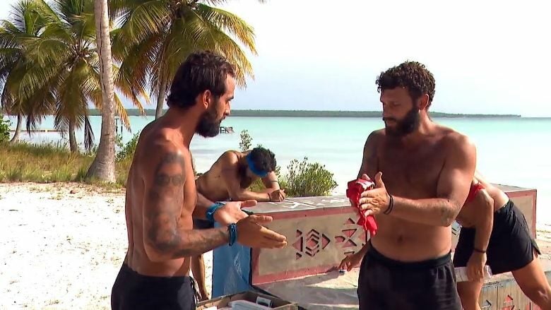 Survivor: «Νομίζεις ότι είμαι μ…ς;»