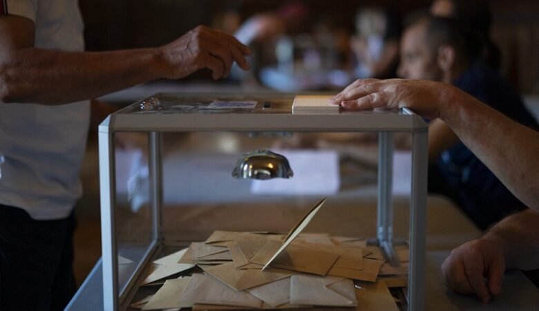 Γαλλία: Ξεκίνησε η ψηφοφορία για τον β΄ γύρο των βουλευτικών εκλογών στα υπερπόντια εδάφη