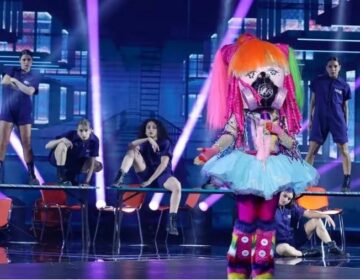 The Masked Singer: Αποχώρησε το Cyber Girl – Ποια πασίγνωστη ηθοποιός κρυβόταν πίσω από τη μάσκα