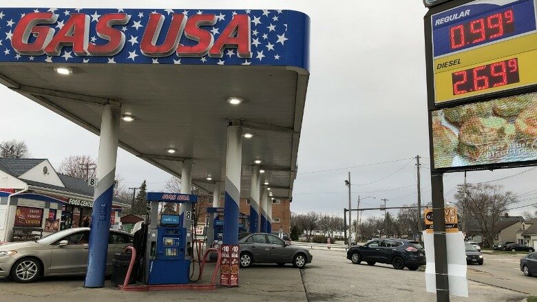 ΗΠΑ: Τι θα ζητήσει ο Μπάιντεν για να αντιμετωπιστεί η ακρίβεια της βενζίνης