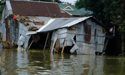 Μπανγκλαντές: 68 νεκροί από τις πλημμύρες