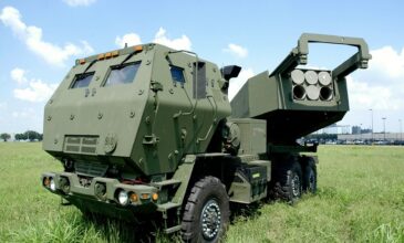 Πόλεμος στην Ουκρανία: Το Κίεβο ζητεί από τις ΗΠΑ πυραύλους με μεγαλύτερο βεληνεκές για τα συστήματα HIMARS