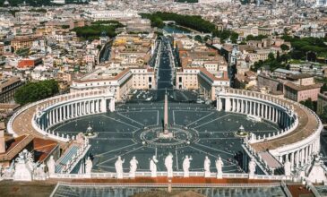 Το Βατικανό επαινεί την απόφαση του Ανωτάτου Δικαστηρίου των ΗΠΑ για τις αμβλώσεις