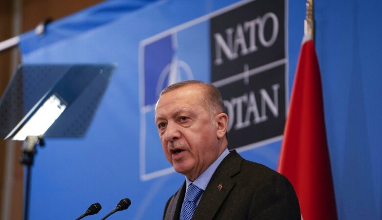 ΝΑΤΟ: Η Τουρκία απαιτεί από τη Σουηδία να αλλάξει νομοθεσία και να της παραδώσει δεκάδες «τρομοκράτες»