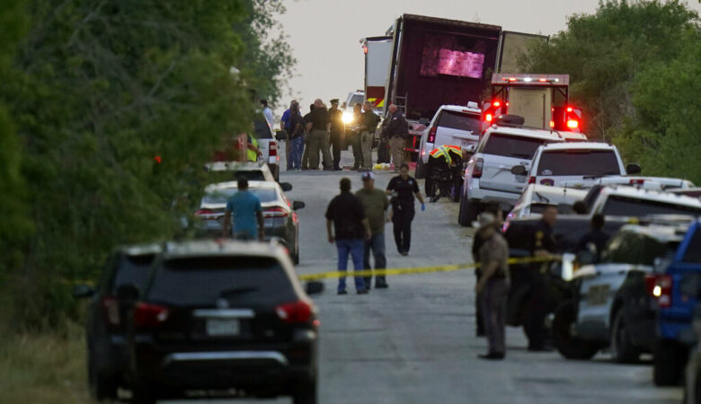 Τραγωδία στις ΗΠΑ: Νεκροί μέσα σε νταλίκα βρέθηκαν 50 μετανάστες στο Τέξας