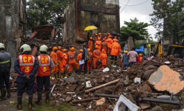 Ινδία: Τουλάχιστον 11 νεκροί από κατάρρευση τετραώροφης πολυκατοικίας στην Μουμπάι