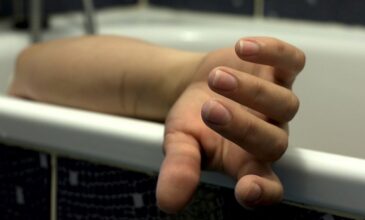 Τραγωδία στο Βόλο: Νεκρή 14χρονη που έπεσε και χτύπησε στο μπάνιο του σπιτιού