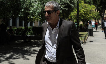 Θέμης Αδαμαντίδης: Δικάζεται μετά τις καταγγελίες της πρώην συντρόφου του για ξυλοδαρμό