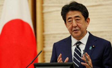Σίνζο Άμπε: Πυροβόλησαν τον πρώην πρωθυπουργό της Ιαπωνίας, ενώ έδινε ομιλία – Δείτε βίντεο