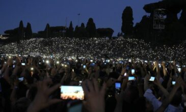 Ρώμη: Πάνω από 70.000 θεατές χωρίς προστατευτική μάσκα στη συναυλία των Maneskin
