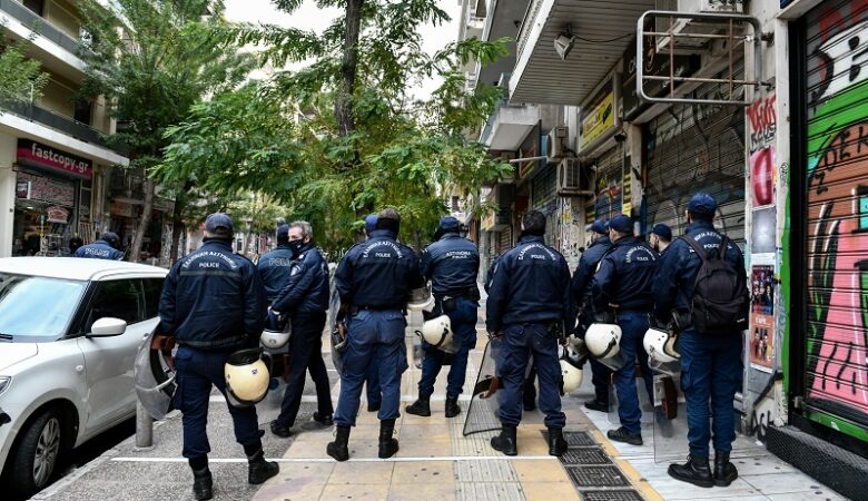 Ένταση και μικροεπεισόδια σε αστυνομικούς ελέγχους στα Εξάρχεια