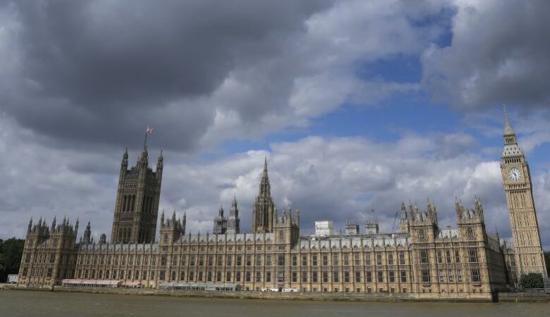 Βρετανία: Η κυβέρνηση θα ζητήσει την ψήφο εμπιστοσύνης του Κοινοβουλίου τη Δευτέρα