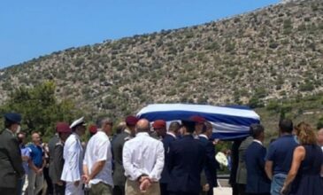 Γλυφάδα: Θρήνος στην κηδεία του μέλους του πληρώματος του ελικοπτέρου που συνετρίβη στη Σάμο