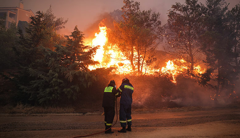 Φωτιά στην Εύβοια: «Μάχη» με τις φλόγες στην περιοχή της Καρύστου με ανέμους έως και 9 μποφόρ