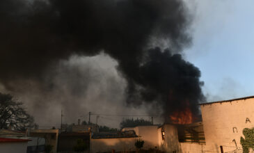 Μεγάλη φωτιά στην Πεντέλη: Πύρινος εφιάλτης στην Αττική – Ποιες περιοχές έχουν εκκενωθεί