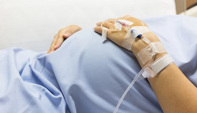 Θεσσαλονίκη: Απαρηγόρητη η έγκυος που την έδιωξαν από το νοσοκομείο και έχασε το παιδί της – «Ένα υγιέστατο αγοράκι»