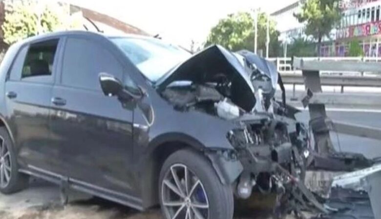 Τροχαίο στο Μαρούσι: Αυτοκίνητο καρφώθηκε στις προστατευτικές μπάρες – Τρεις τραυματίες
