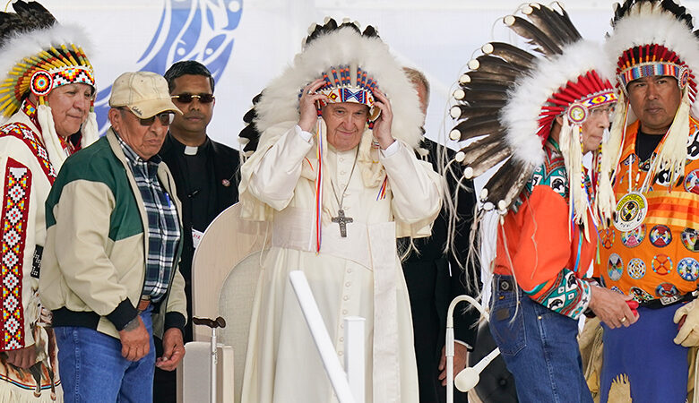 Καναδάς: Ο πάπας Φραγκίσκος ζήτησε συγχώρηση από αυτόχθονες για την κακοποίηση παιδιών σε καθολικά σχολεία