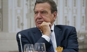 Ρωσία: Στη Μόσχα ο πρώην Καγκελάριος της Γερμανίας Γκέρχαρντ Σρέντερ