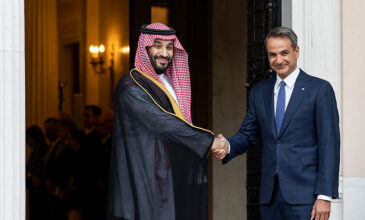 Υπογράφηκαν σημαντικές συμφωνίες μεταξύ του Κυριάκου Μητσοτάκη και του Σαουδάραβα πρίγκιπα