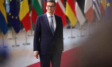 Πολωνός πρωθυπουργός: «Ενδεχόμενη ήττα της Ουκρανίας από τη Ρωσία θα ενθαρρύνει την Κίνα να επιτεθεί στην Ταϊβάν»