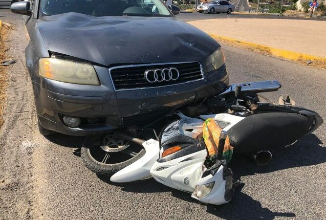 Λασίθι: Αυτοκίνητο συγκρούστηκε με μηχανάκι – Δύο τραυματίες