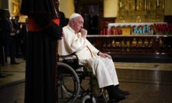 Βατικανό: Ανοιχτό το ενδεχόμενο να παραιτηθεί αφήνει ο πάπας Φραγκίσκος