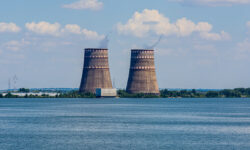 Ουκρανία: Διακοπή ρεύματος στον πυρηνικό σταθμό της Ζαπορίζια έπειτα από ρωσικό πλήγμα